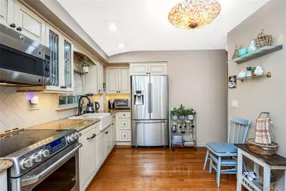 146 Elm Street, Ronkonkoma, NY 11779 - Photo 9