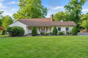 554 Wheeler Rd, Hauppauge, NY 11788 - Photo 3