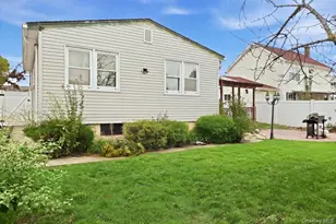 439 39th St, Lindenhurst, NY 11757 - Photo 41