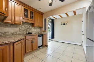 439 39th St, Lindenhurst, NY 11757 - Photo 7