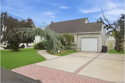 439 39th Street, Lindenhurst, NY 11757 - Photo 3