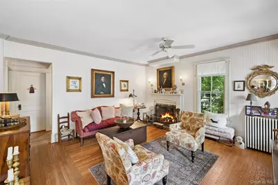 248 Glen Avenue, Sea Cliff, NY 11579 - Photo 9