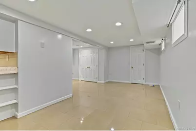 258 Liberty Avenue, Westbury, NY 11590 - Photo 35