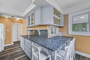 258 Liberty Ave, Westbury, NY 11590 - Photo 21