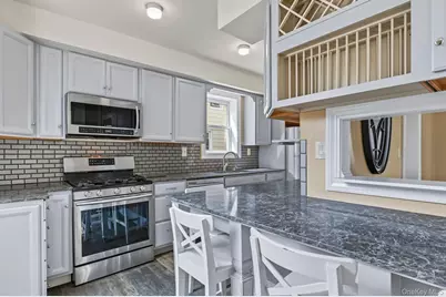 258 Liberty Avenue, Westbury, NY 11590 - Photo 23