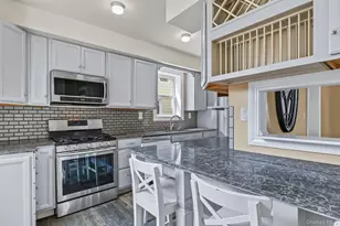 258 Liberty Ave, Westbury, NY 11590 - Photo 23