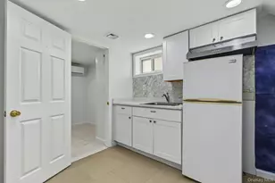 258 Liberty Ave, Westbury, NY 11590 - Photo 37