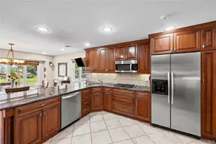 2056 Ellen Dr, Merrick, NY 11566 - Photo 17