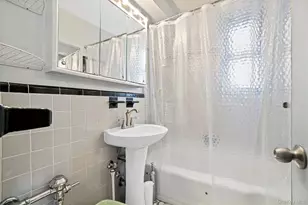 2271 Knapp St, Brooklyn, NY 11229 - Photo 19