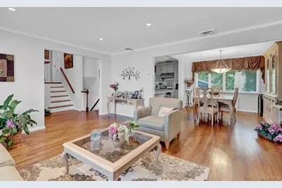 506 Nassau Place, Garden City, NY 11530 - Photo 9