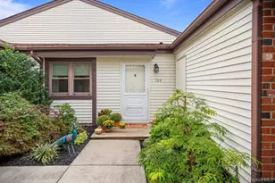 705 Alden Ct, Saint James, NY 11780 - Photo 5
