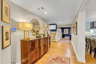 128 Soundview Dr, Port Washington, NY 11050 - Photo 3