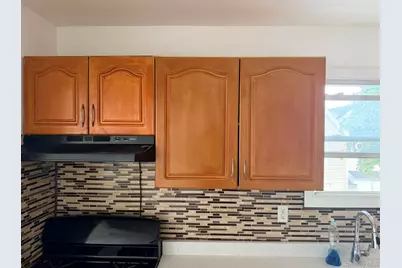 10711 171st Place, Jamaica, NY 11433 - Photo 7