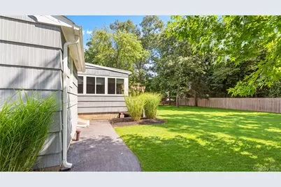 80 Evergreen Lane, Patchogue, NY 11772 - Photo 17