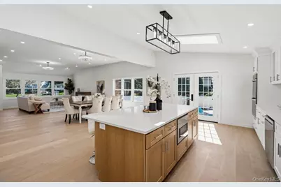 31 Seton Court, Old Bethpage, NY 11804 - Photo 13