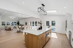 31 Seton Ct, Old Bethpage, NY 11804 - Photo 13