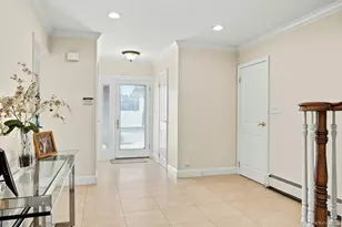 2039 Blanche Ln, Merrick, NY 11566 - Photo 17