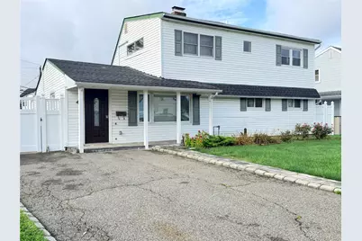 4 Carriage Ln, Baldwin, NY 11756 - Photo 1