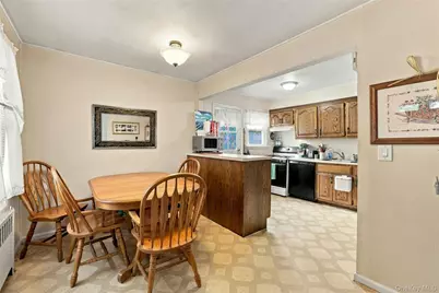 7954 264th Street, Glen Oaks, NY 11004 - Photo 9