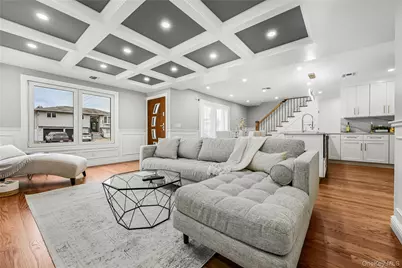 214 Oak Neck, Islip, NY 11795 - Photo 7