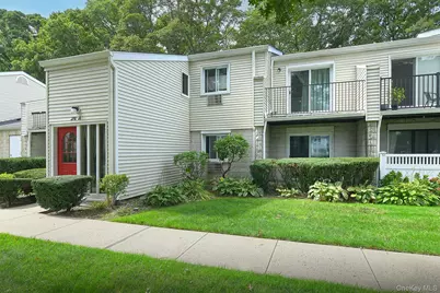 26 Richmond Boulevard #2A, Ronkonkoma, NY 11779 - Photo 1