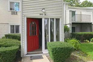 26 Richmond Blvd, Ronkonkoma, NY 11779 - Photo 5