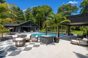 13 Sleepy Holw Ln, Dix Hills, NY 11746 - Photo 33