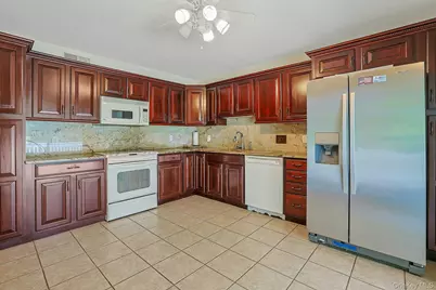 569 Heritage Hills Dr #B, Somers, NY 10589 - Photo 5