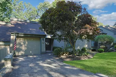 569 Heritage Hills Dr #B, Somers, NY 10589 - Photo 1
