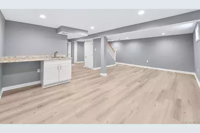 30 McAlester Avenue, Hicksville, NY 11801 - Photo 21