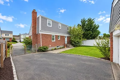 30 McAlester Avenue, Hicksville, NY 11801 - Photo 33