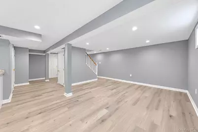 30 McAlester Avenue, Hicksville, NY 11801 - Photo 19