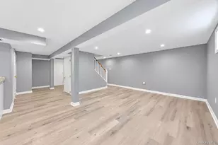 30 McAlester Ave, Hicksville, NY 11801 - Photo 19