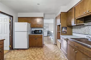 4 Great Oaks Dr, New City, NY 10956 - Photo 9