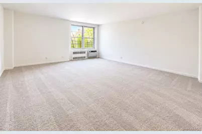 142-05 Roosevelt Avenue #517, Flushing, NY 11354 - Photo 3