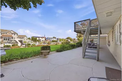 121 Drake Court, West Islip, NY 11795 - Photo 23