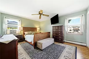 121 Drake Ct, West Islip, NY 11795 - Photo 15