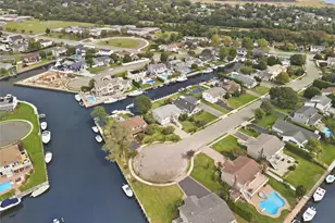 121 Drake Ct, West Islip, NY 11795 - Photo 29