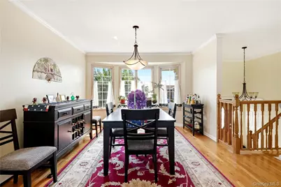 121 Drake Court, West Islip, NY 11795 - Photo 5