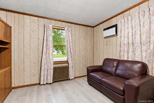 86 Log Rd, Patchogue, NY 11772 - Photo 9