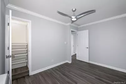 184 Hallock Road #1I1, Lake Grove, NY 11755 - Photo 11