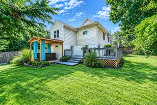 39 Plandome Rd, Sound Beach, NY 11789 - Photo 15