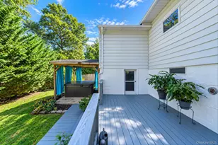39 Plandome Rd, Sound Beach, NY 11789 - Photo 19