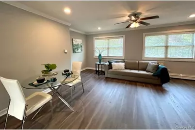 184 Hallock Road #3F2, Lake Grove, NY 11755 - Photo 5