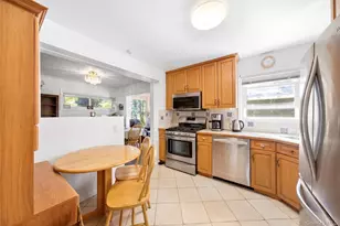 5 Roxbury Rd, Port Washington, NY 11050 - Photo 5