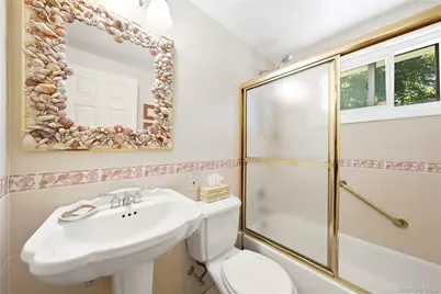 5 Roxbury Road, Port Washington, NY 11050 - Photo 15