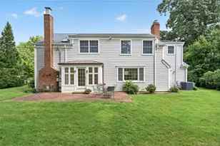 70 Woodedge Rd, Manhasset, NY 11030 - Photo 23