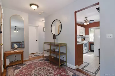 140 N Broadway #L-4, Irvington, NY 10533 - Photo 3