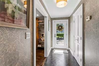 646 The Concourse, Oyster Bay, NY 11771 - Photo 5