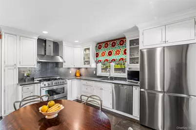 646 The Concourse, Oyster Bay, NY 11771 - Photo 13